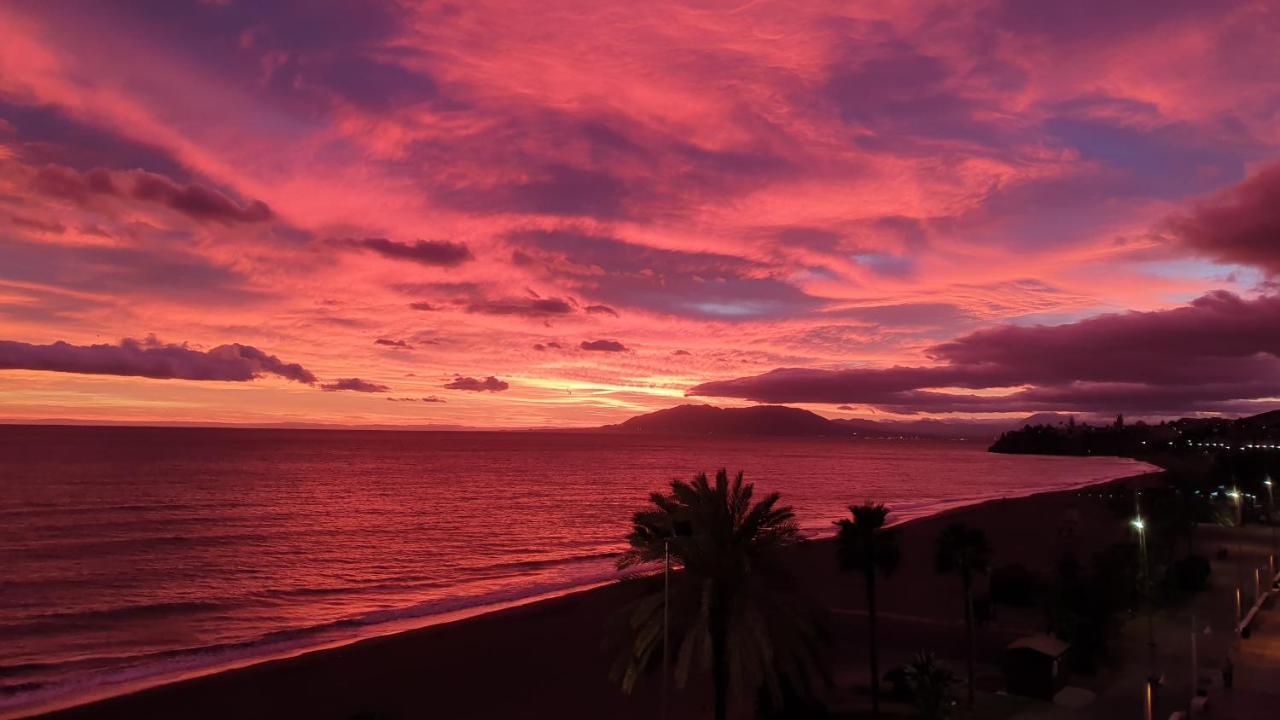 Moderno Piso Céntrico Frente Al Mar Con Gran Terraza Rincón de la Victoria